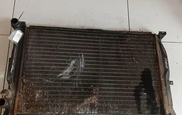 Volkswagen PASSAT B5 Coolant radiator 