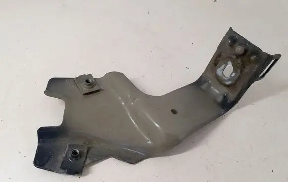 Opel Insignia A Fender mounting bracket