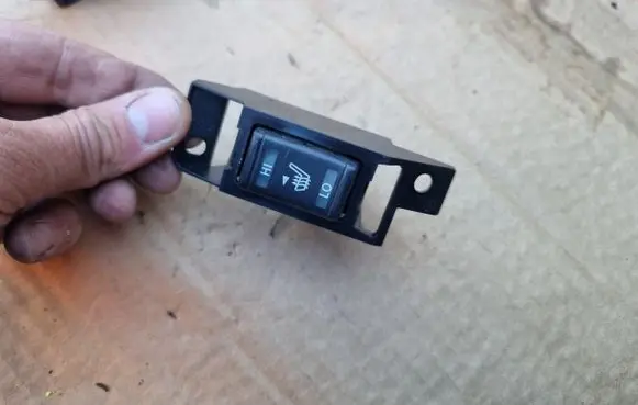 Nissan Qashqai Seat heating switch 