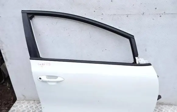 KIA Ceed Front door
