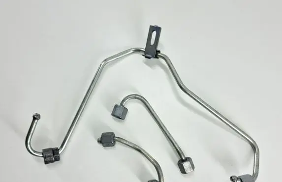 Land Rover Evoque I Fuel injector supply line/pipe 