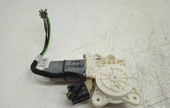 Mercedes-Benz E W211 Front door window regulator motor 2118203042
