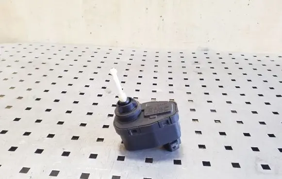 Audi 80 90 S2 B4 Headlight level adjustment motor 8A0941295 0307851346
