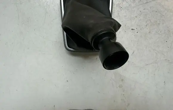 Dacia Duster II Gear lever shifter trim leather/knob 69352360R