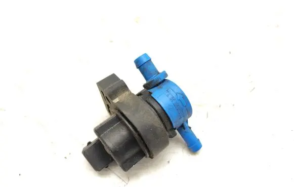 Mercedes-Benz CLS C219 Turbo solenoid valve 0004703693
