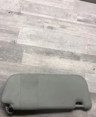 Toyota Avensis T270 Sun visor