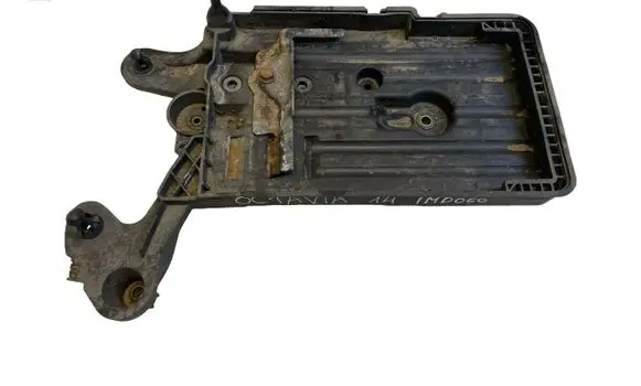 Skoda Octavia Mk3 (5E) Battery tray 5Q0915321G 5Q0915331H