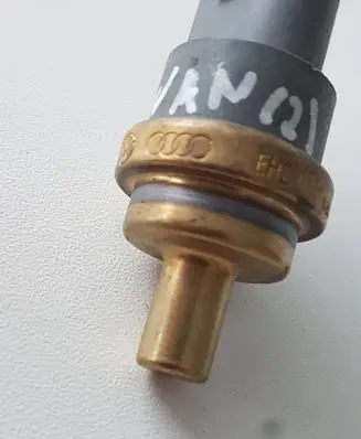 Volkswagen Tiguan Coolant temperature sensor 06A919501A