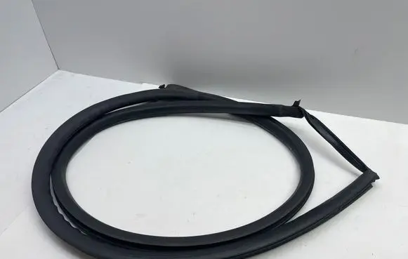 Audi TT TTS Mk2 Rubber seal front door (on door) 8J8831707 8J8831708