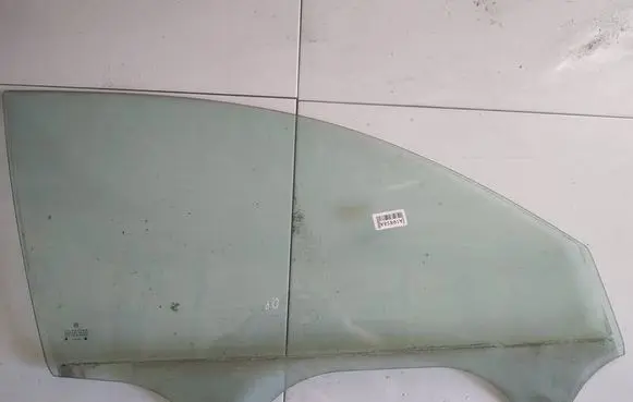 Volkswagen PASSAT B5 Front door window glass four-door AS2