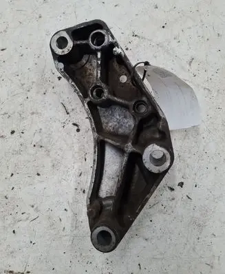 Volkswagen Golf V Engine mounting bracket 1K0199117