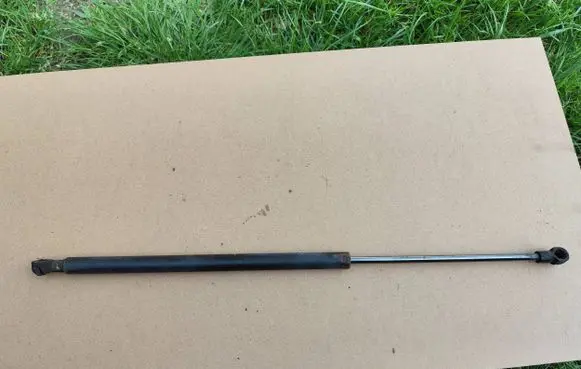 Mazda 3 II Tailgate/trunk strut/damper BBN9
