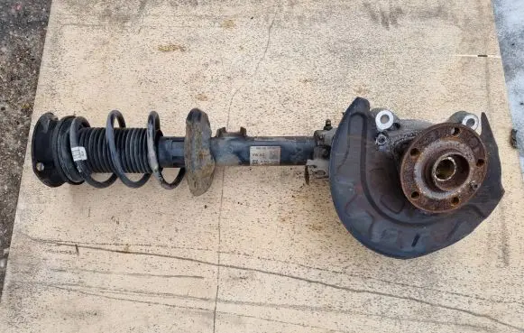 Volkswagen PASSAT B8 Front wheel hub spindle knuckle 5Q0407258C 3Q0413031BN