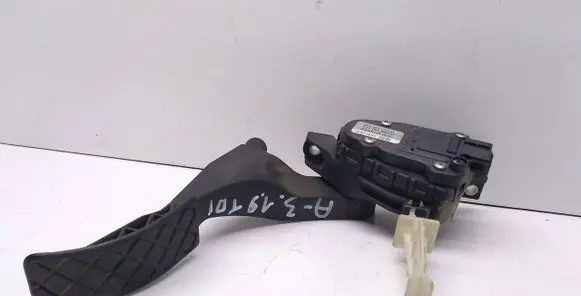 Audi A3 S3 8L Accelerator throttle pedal 1J1721503H