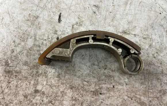 Nissan Navara D40 Slide rail for timing chain 