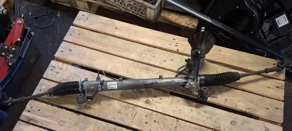 Ford Focus C-MAX Steering rack 3M513A500AN