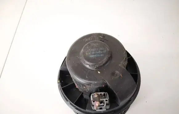 Ford Focus Heater fan/blower av6n18456ca av6n-18456-ca