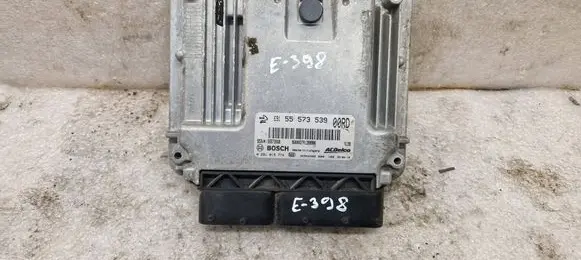 Opel Insignia A Engine control unit/module 55573539 0281015774 55573560