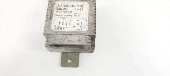 Mercedes-Benz A W168 Coolant fan relay A0255453232 898940000