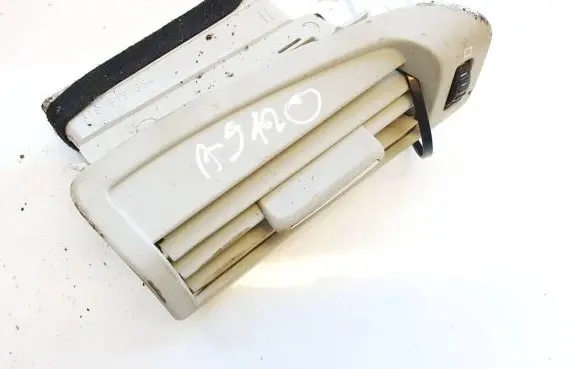 Skoda Superb B6 (3T) Dash center air vent grill 3t0819384