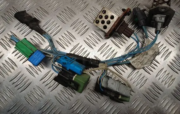 Citroen C5 Cooling fan wiring 9640332180 9641212580 9641212680