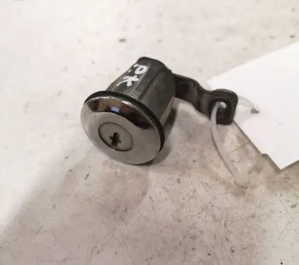 Citroen Berlingo Front door lock (next to the handle) 