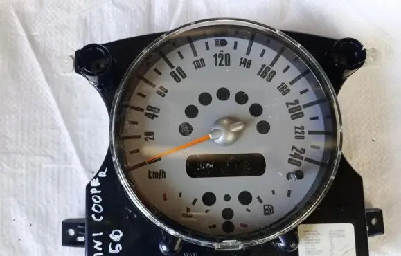 Mini One - Cooper R50 - 53 Speedometer (instrument cluster) 6953544