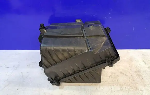 Chevrolet Tahoe Air filter box 15174973