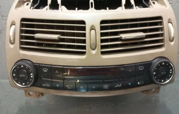Mercedes-Benz E AMG W211 Climate control unit 2118300685 HW5101 SW4201