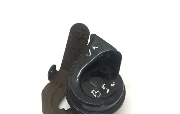Volkswagen PASSAT B5.5 Horn signal 011157 703881157