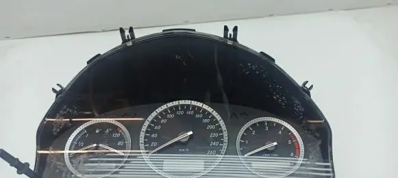 Mercedes-Benz C W204 Speedometer (instrument cluster) A2045401648