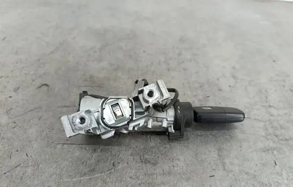Skoda Octavia Mk2 (1Z) Ignition lock 