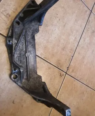Audi A6 S6 C4 4A Engine mounting bracket 035199307E
