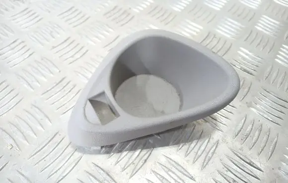 Cup holder front