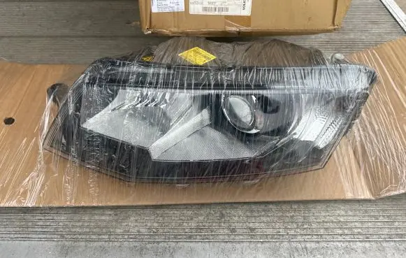 Skoda Octavia Mk3 (5E) Headlight/headlamp 5E1941017A 130702424600 011302AT