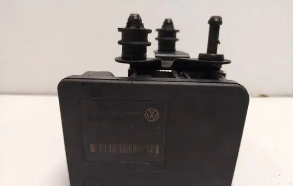 Volkswagen Golf V ABS Pump 1K0907379AC 00005305H0 10096003593
