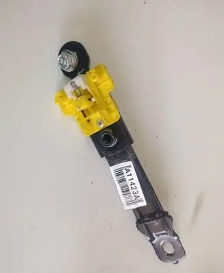 KIA Sportage Seat belt adjustment rail