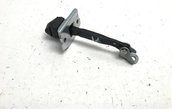 Honda HR-V Rear door check strap stopper