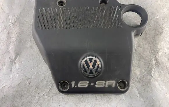 Volkswagen Golf IV Engine cover (trim) 06a103925