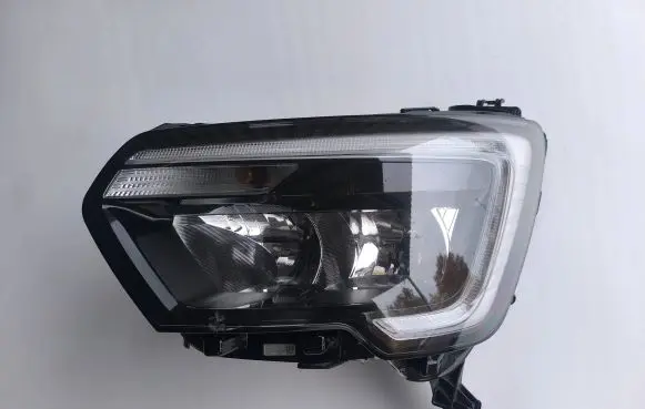 Renault Master III Headlight/headlamp 260607867R 00210657