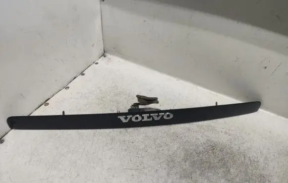 Volvo V50 Trunk door license plate light bar 