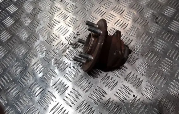Toyota Avensis T250 Rear wheel hub