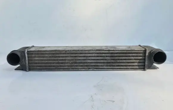BMW 5 E39 Intercooler radiator 17512247359