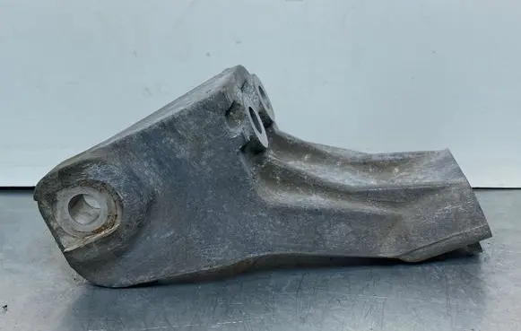 Suzuki SX4 Gearbox mounting bracket