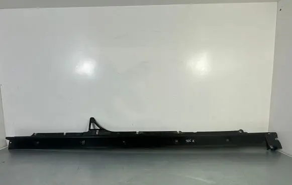 Volkswagen Touareg III Sill 760825201A