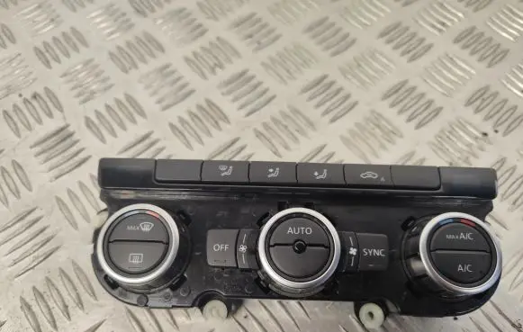 Volkswagen Jetta VI Climate control unit 5HB011277 5HB01127722
