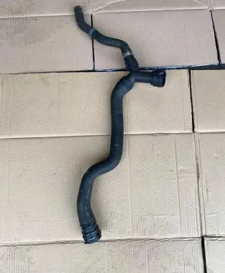 Audi A4 S4 B9 8W Engine coolant pipe/hose 8W0122101BH