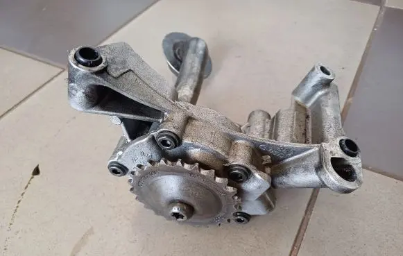 Audi A3 S3 8P Oil pump 03G115105