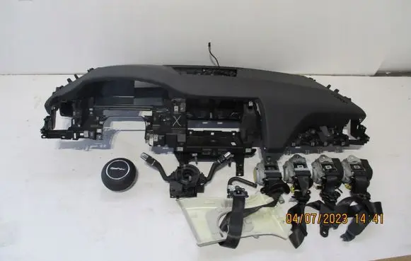 Jaguar XJ SERIE 1 Radio/GPS head unit trim 