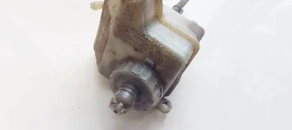 Brake fluid reservoir